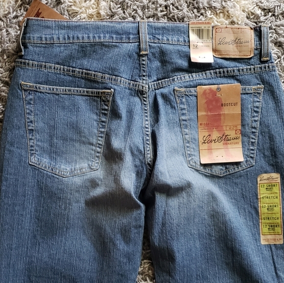 NWT Levi's Slim Fit Boot Cut Jeans 12 Short - Picture 4 of 8